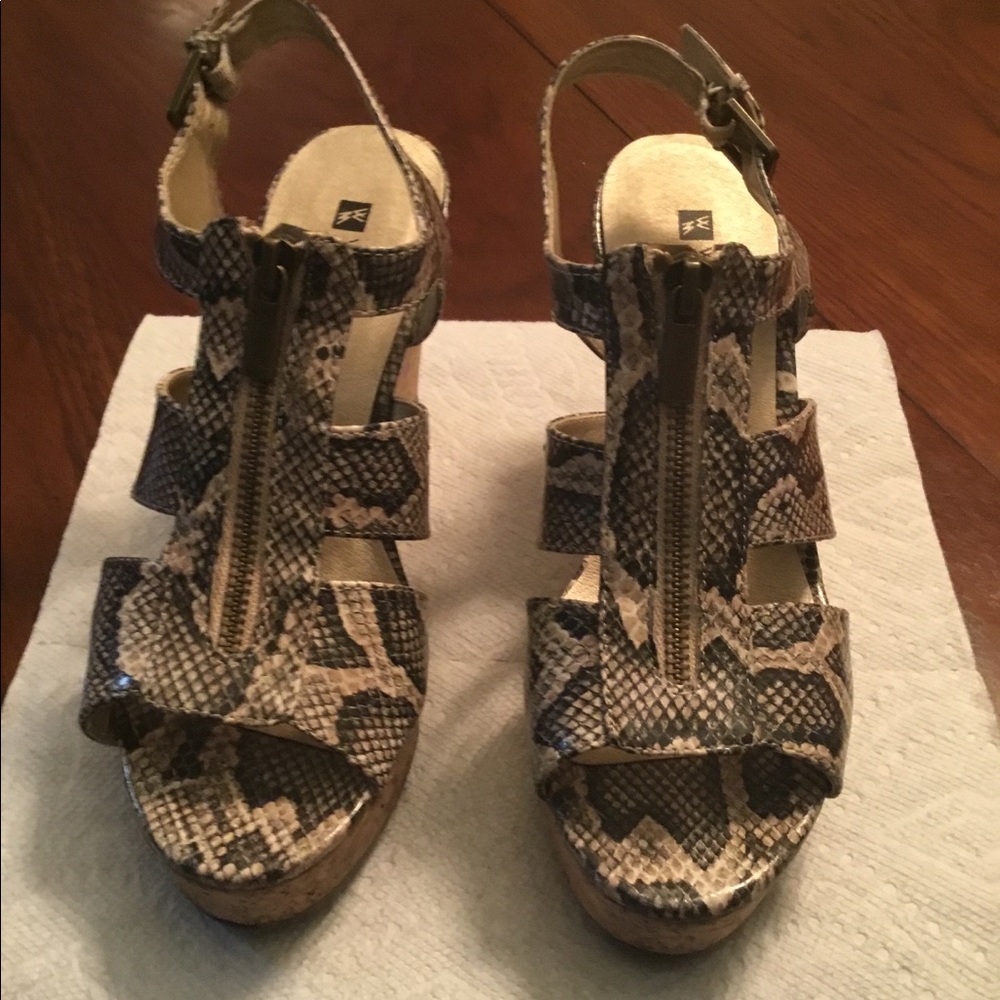 Snake print wedge